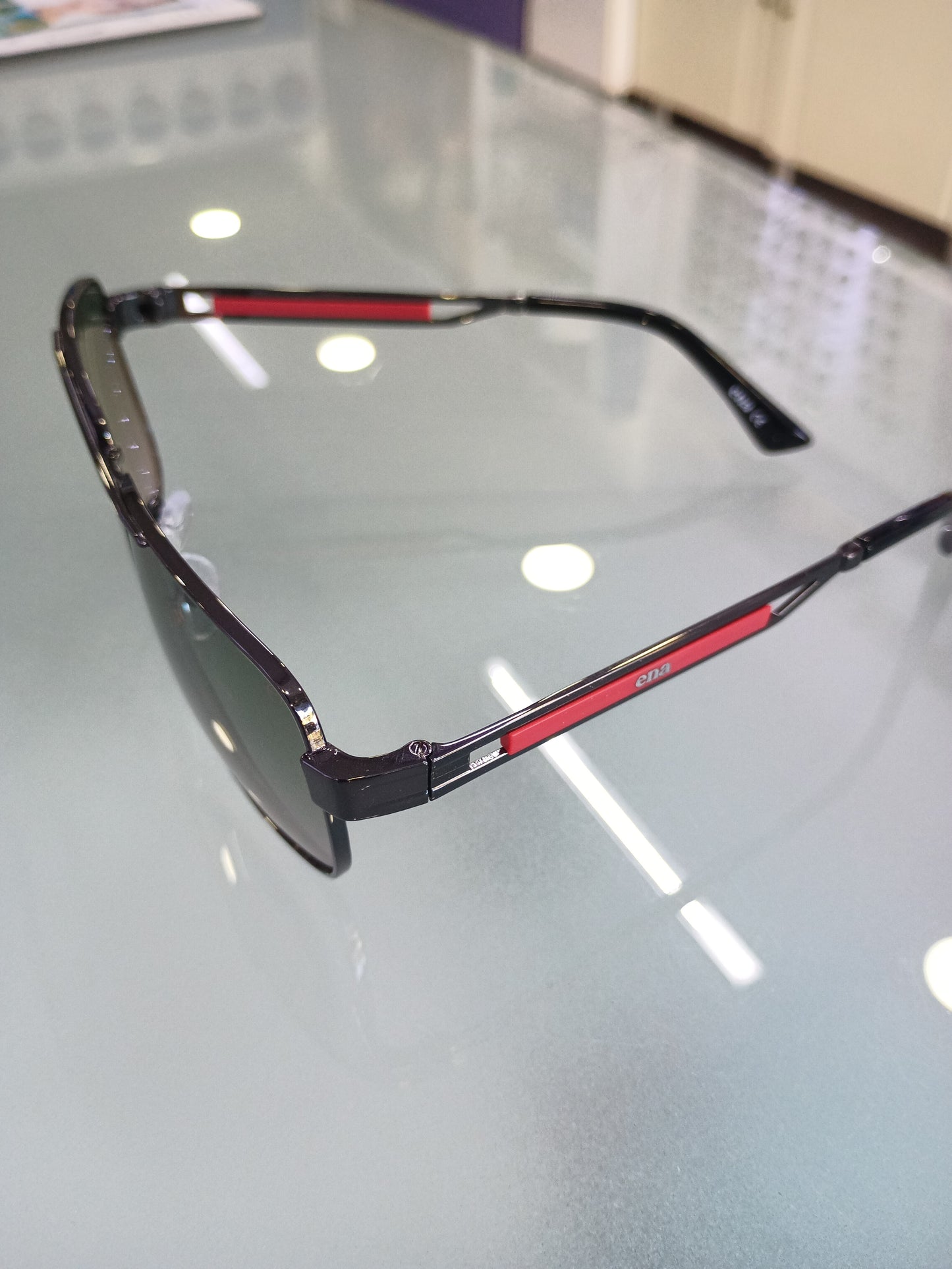 Ena güneş gözlüğü