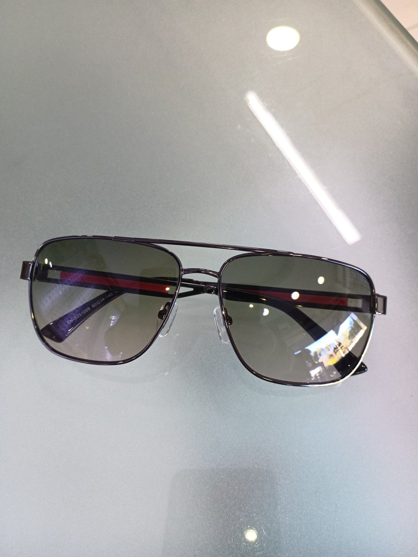 Ena güneş gözlüğü